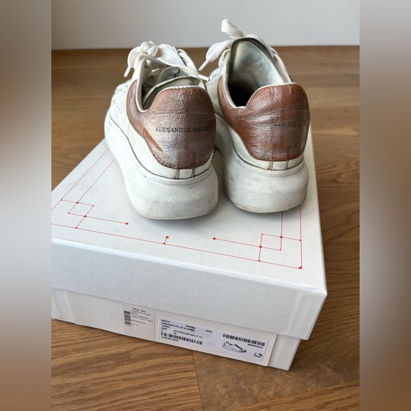 Alexander McQueen Oversized Leather Women's sneakers - Picture 4 of 8